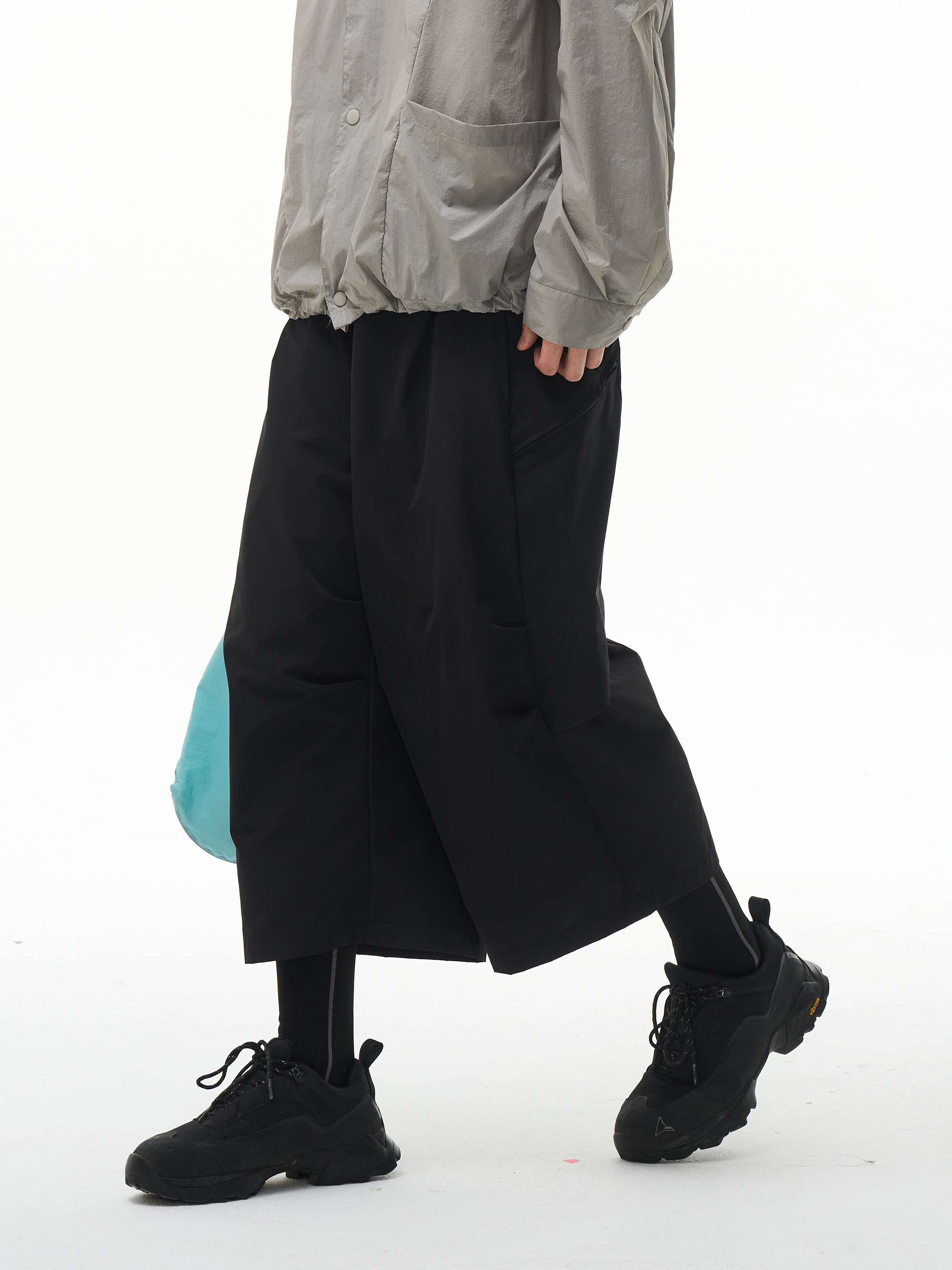 Sorona Woven Pleated Cropped Trousers