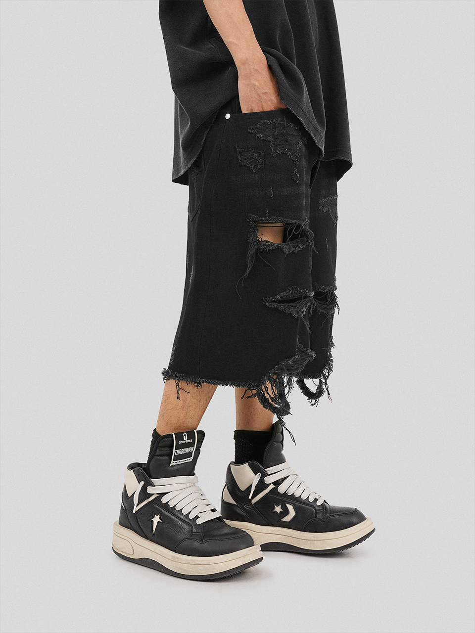 UNDERWATER SS23 DISTRESSED DENIM SHORTS
