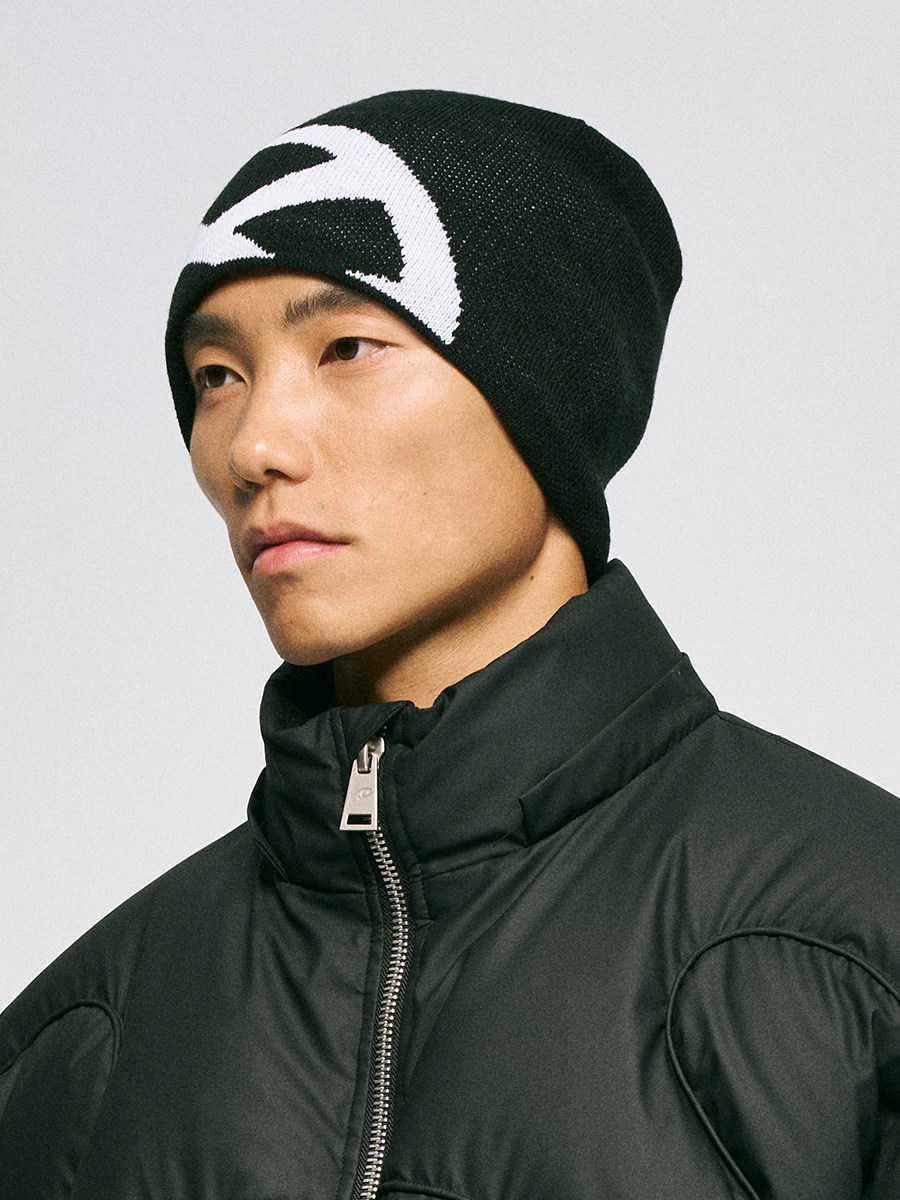 Chaotic Knilled Beanie