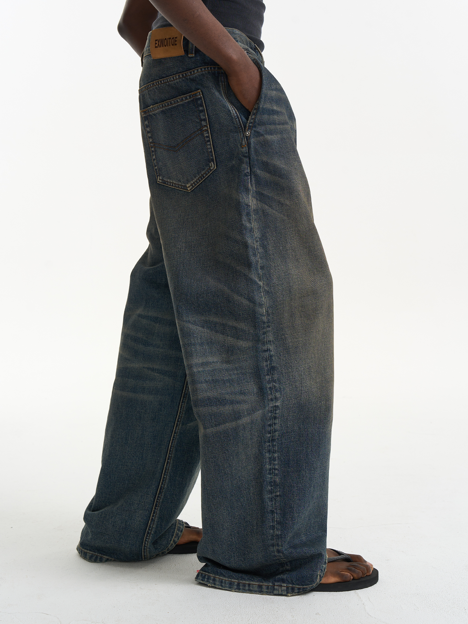 Pleated Washed Wide-Leg Jeans