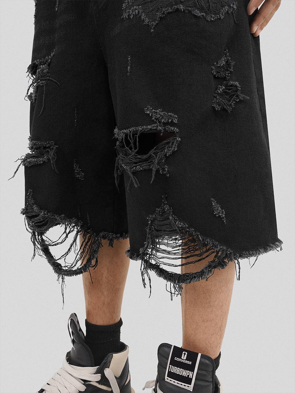 UNDERWATER SS23 DISTRESSED DENIM SHORTS