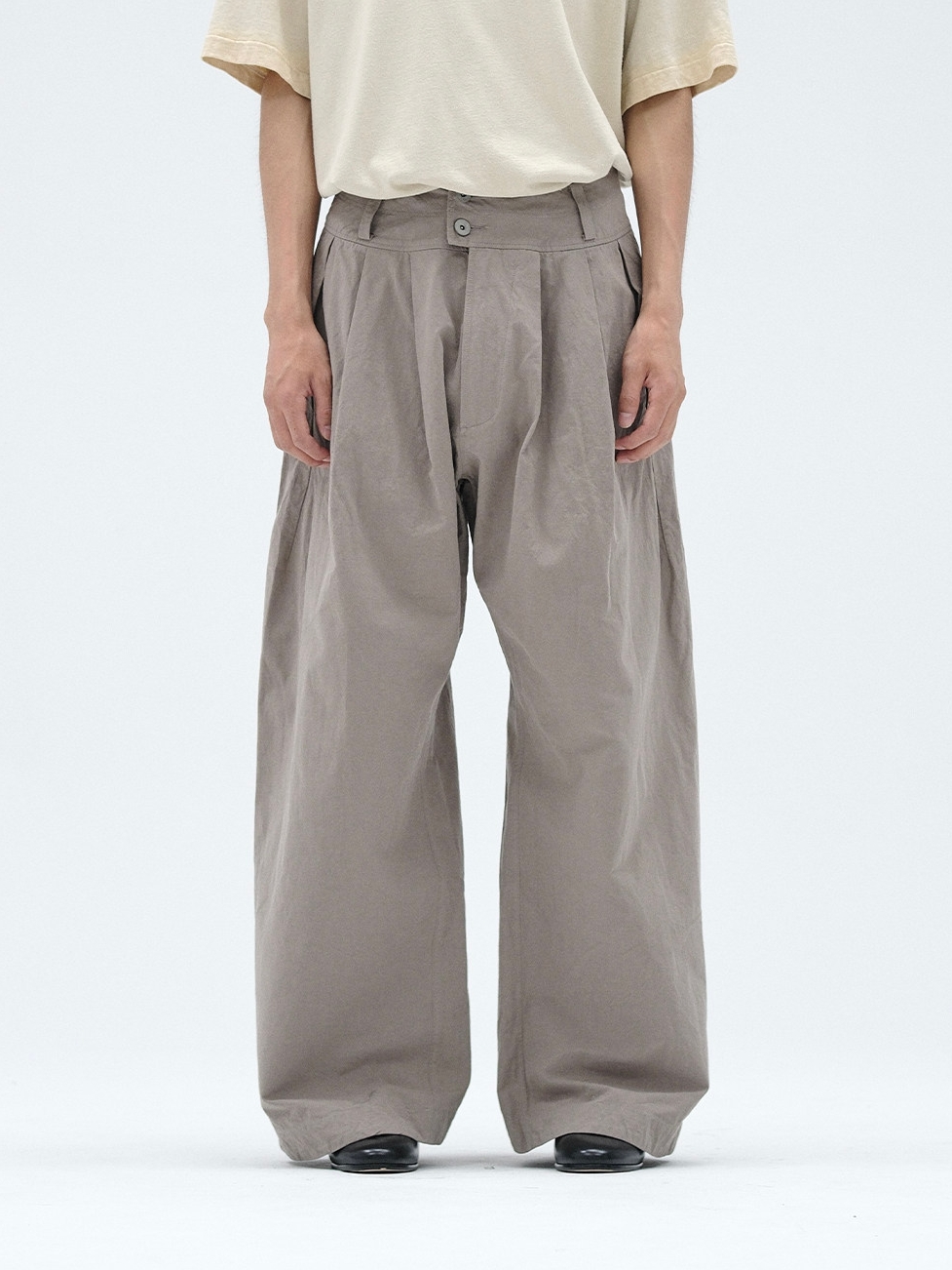 Volume Cut Pants