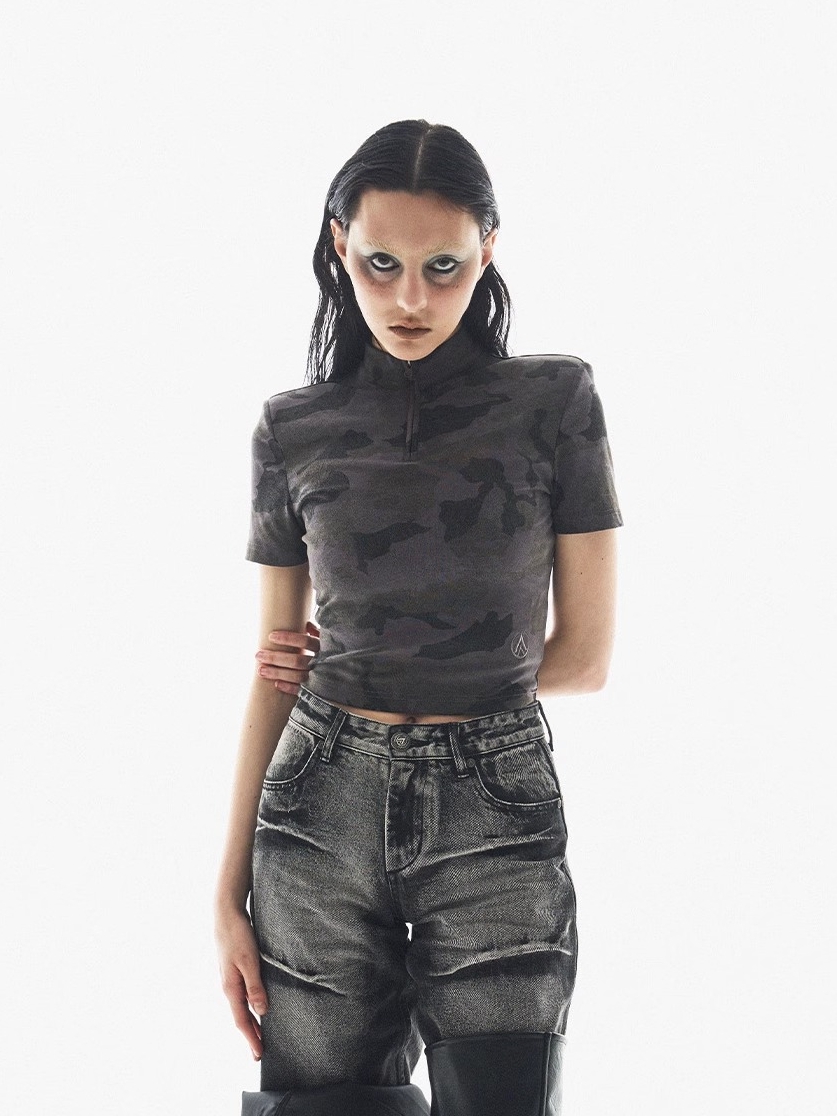 BORON ATOMS 24SS Camouflage Color-Block Shoulder-Padded Zip T-Shirt