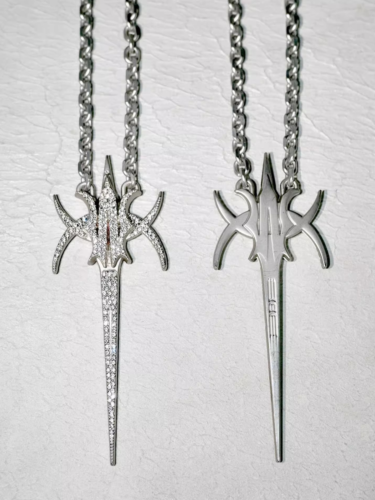 BLINDNOPLAN 24AW Sharp-Edged Logo Electroplated Zinc Alloy Rhinestone Necklace