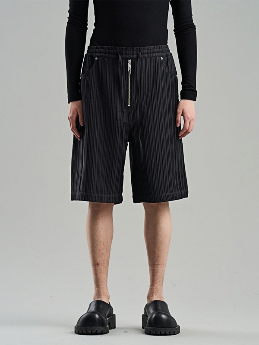 Textured Straight-cut Suit Shorts