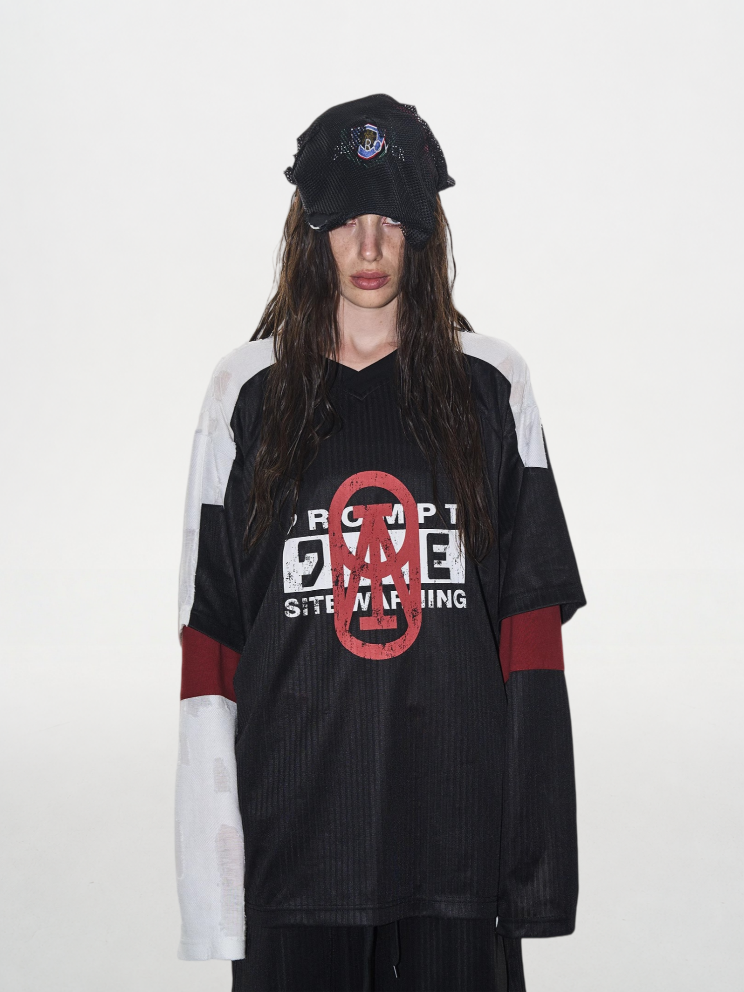 Color-Blocked Textured Athletic Fake Layered Jersey T-Shirt