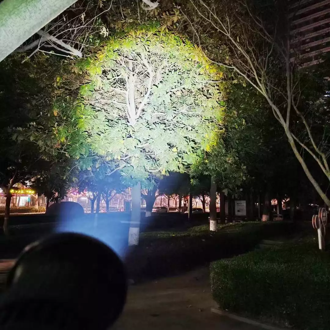 New Design Super Bright Rechargeable Flashlight