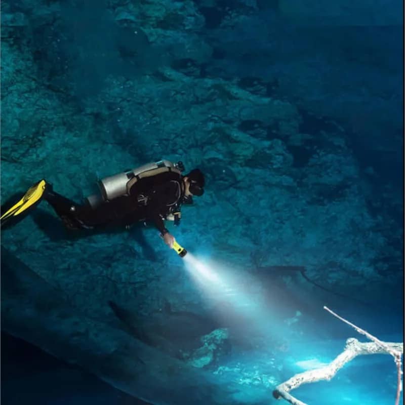 【SG-XP-027】🔥⏰Multifunctional IPX8 Waterproof Diving Flashlight Underwater Light