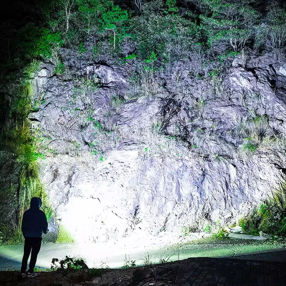 【SG310】🔥🎁Super Bright Rechargeable Most Powerful Searchlight Multifunctional Flashlight