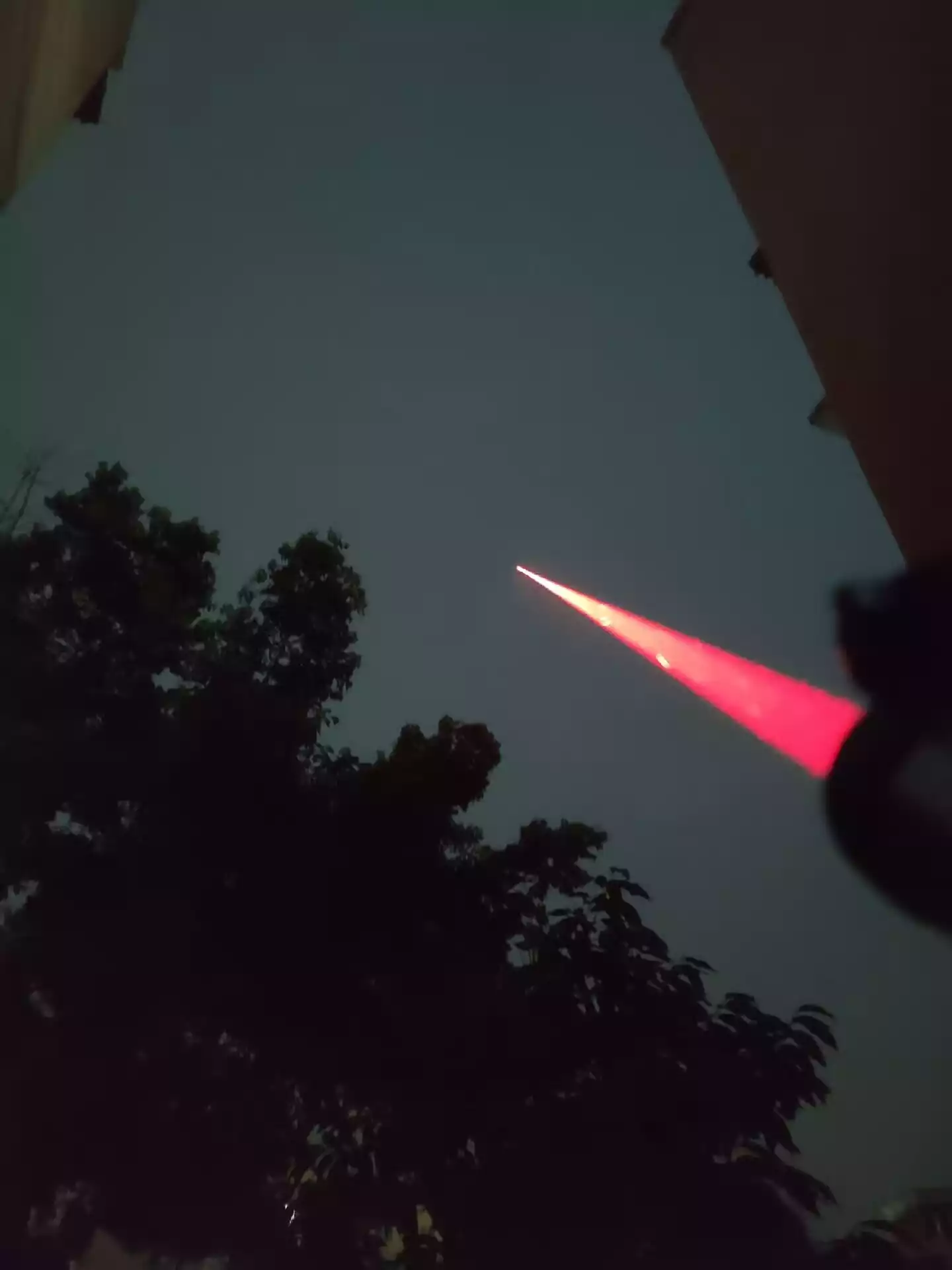 Long Range 638nm 1390MW Red Laser Pointer