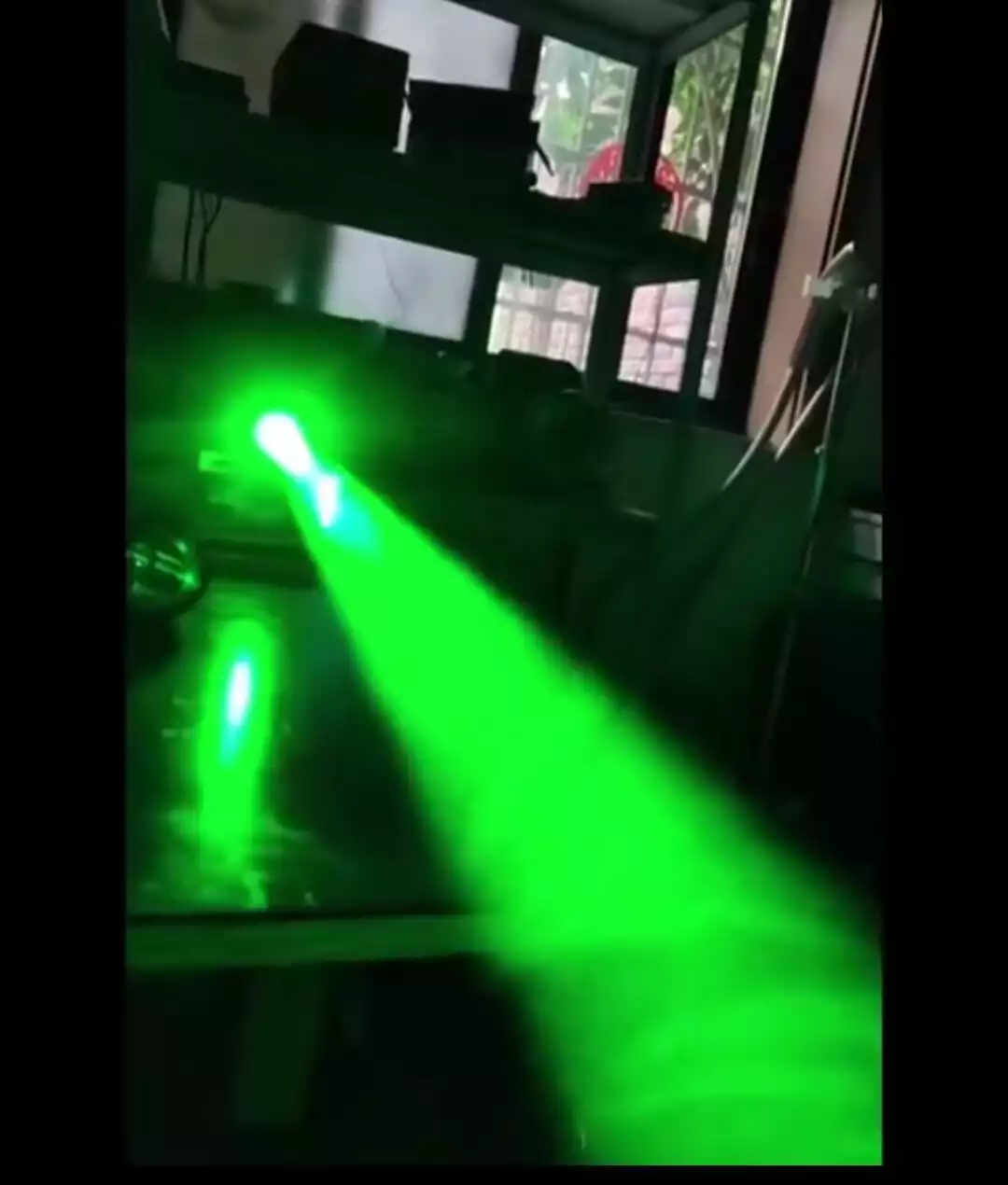 Powerful Self Defense 532nm 750mw Laser Dazzer 