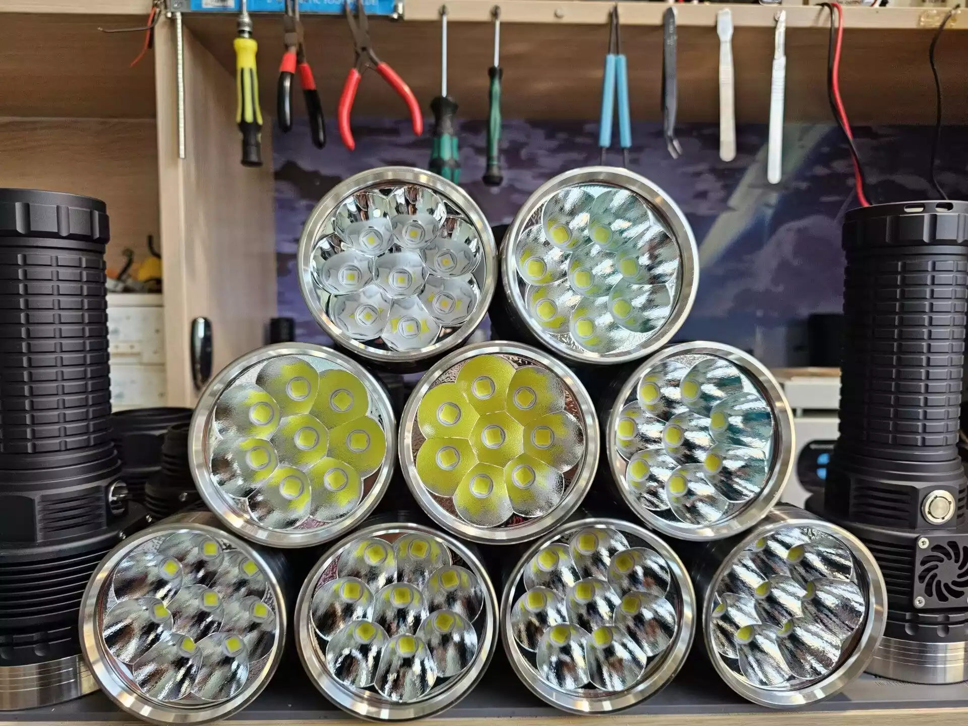 New design handmade powerful flashlight