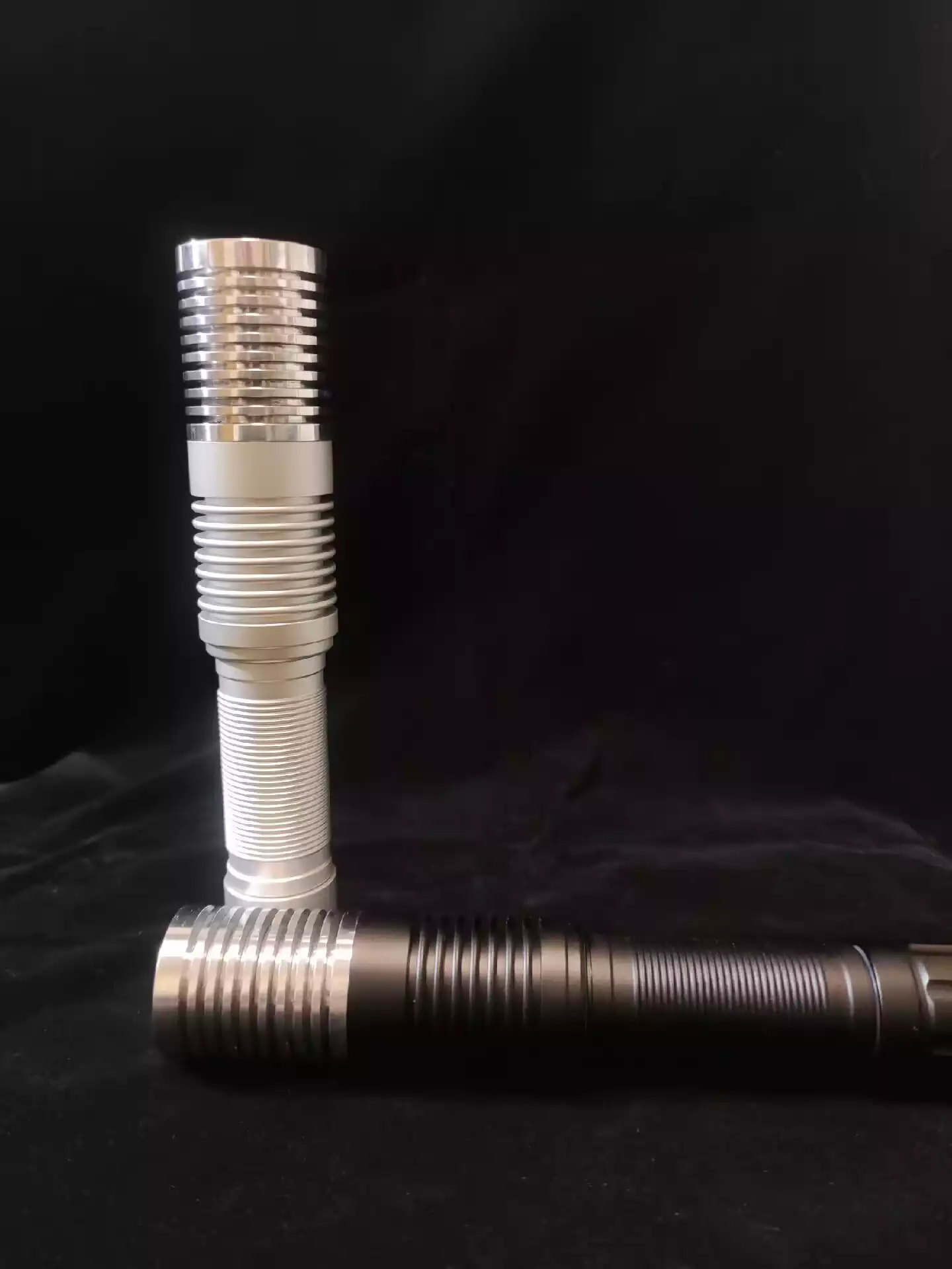 Long Range 638nm 1390MW Red Laser Pointer