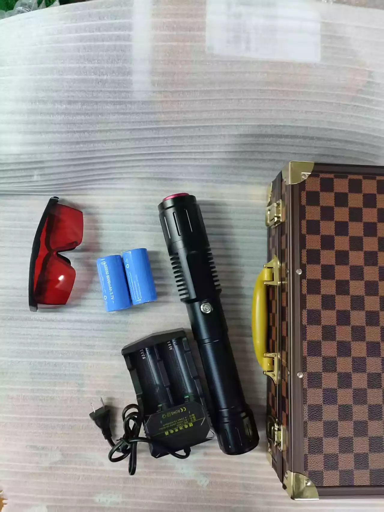 Powerful Adjustable Focus Handheld Blue Laser Pointer 450nm 25W