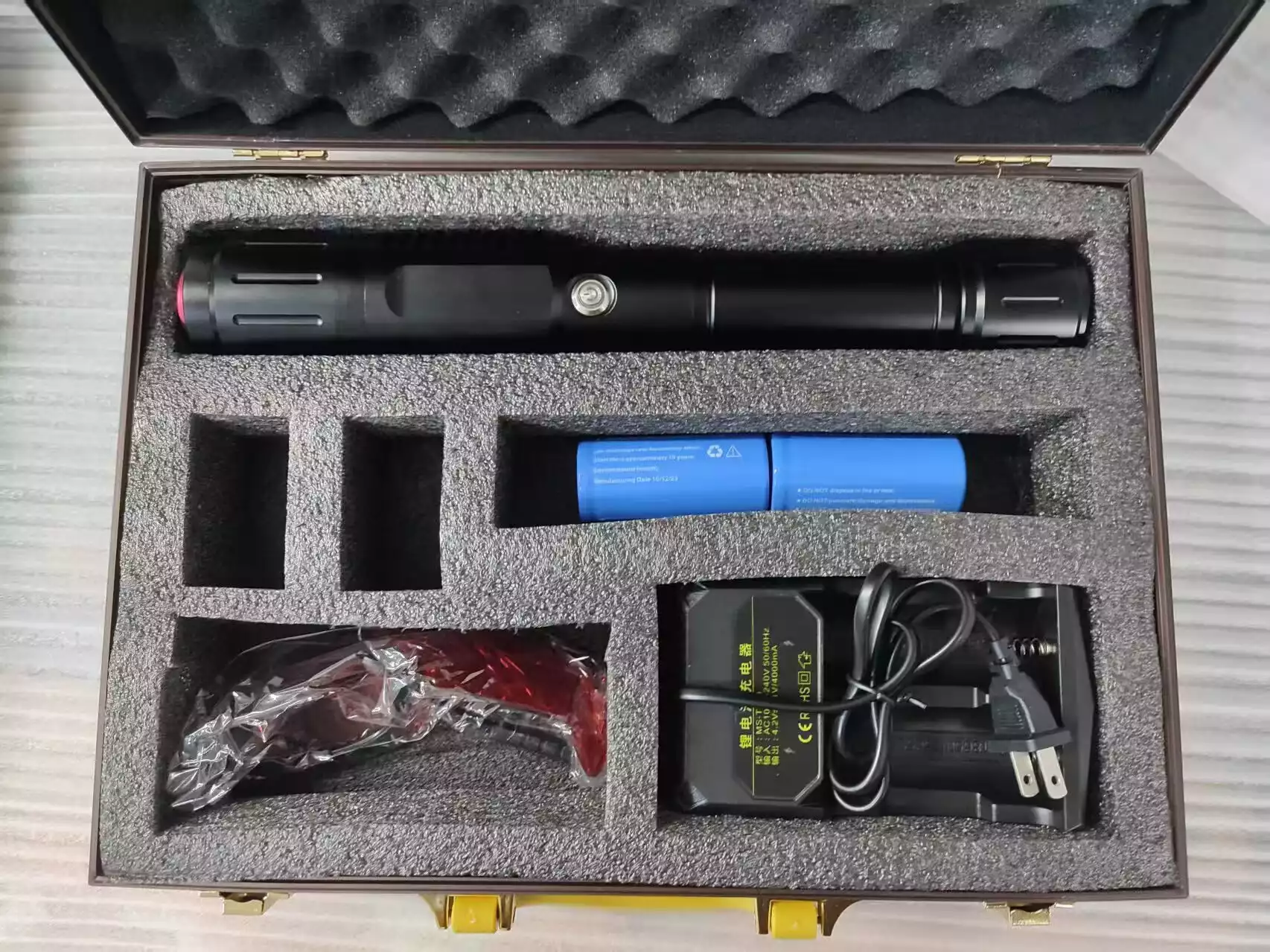 Powerful Adjustable Focus Handheld Blue Laser Pointer 450nm 25W