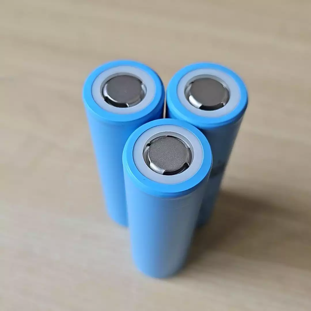 Customized 4000mAh Rechargeable 21700 Batteries 70A Discharge Capacity