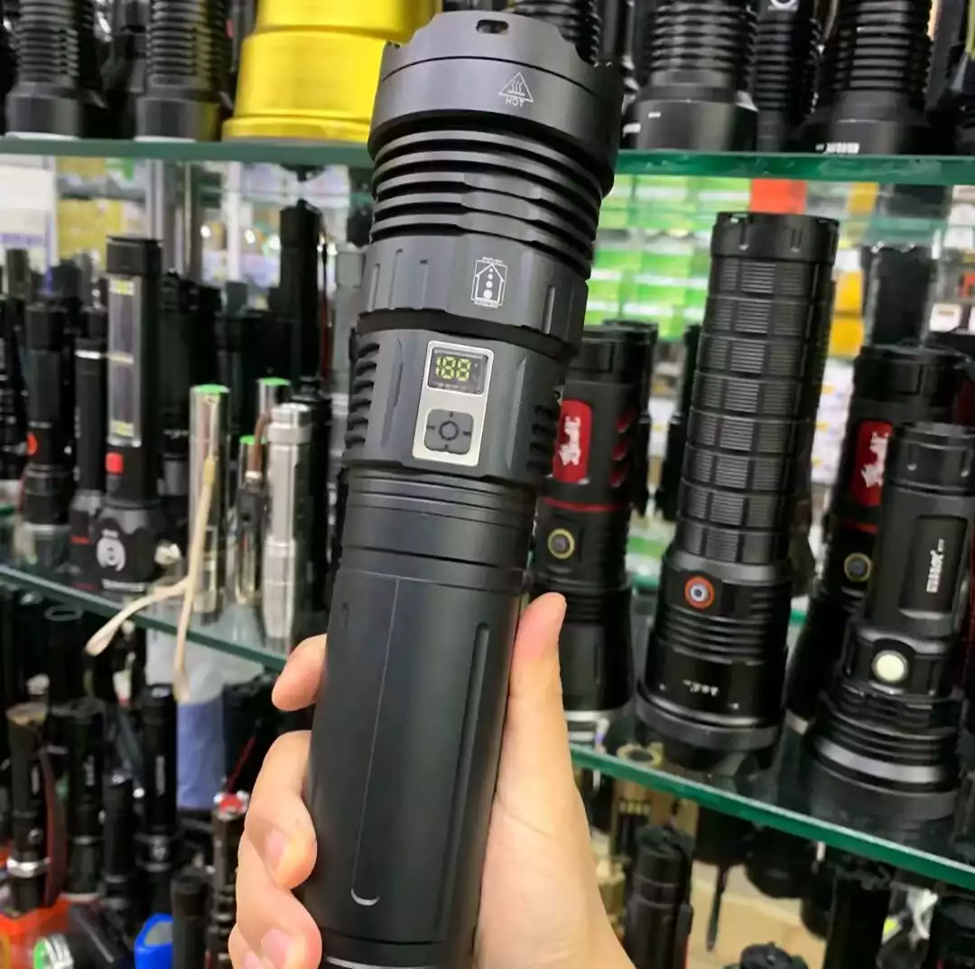 New Design Super Bright Long Range Flashlight