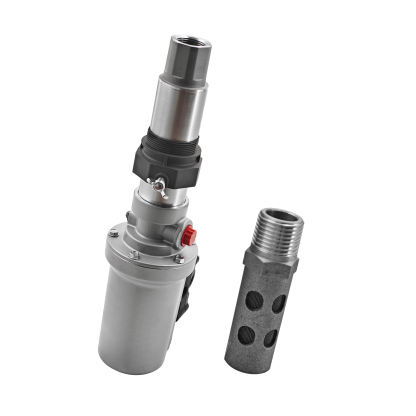24G576 LD Series Air Powered 3:1 Universal Oil Pump with Bung Adapter