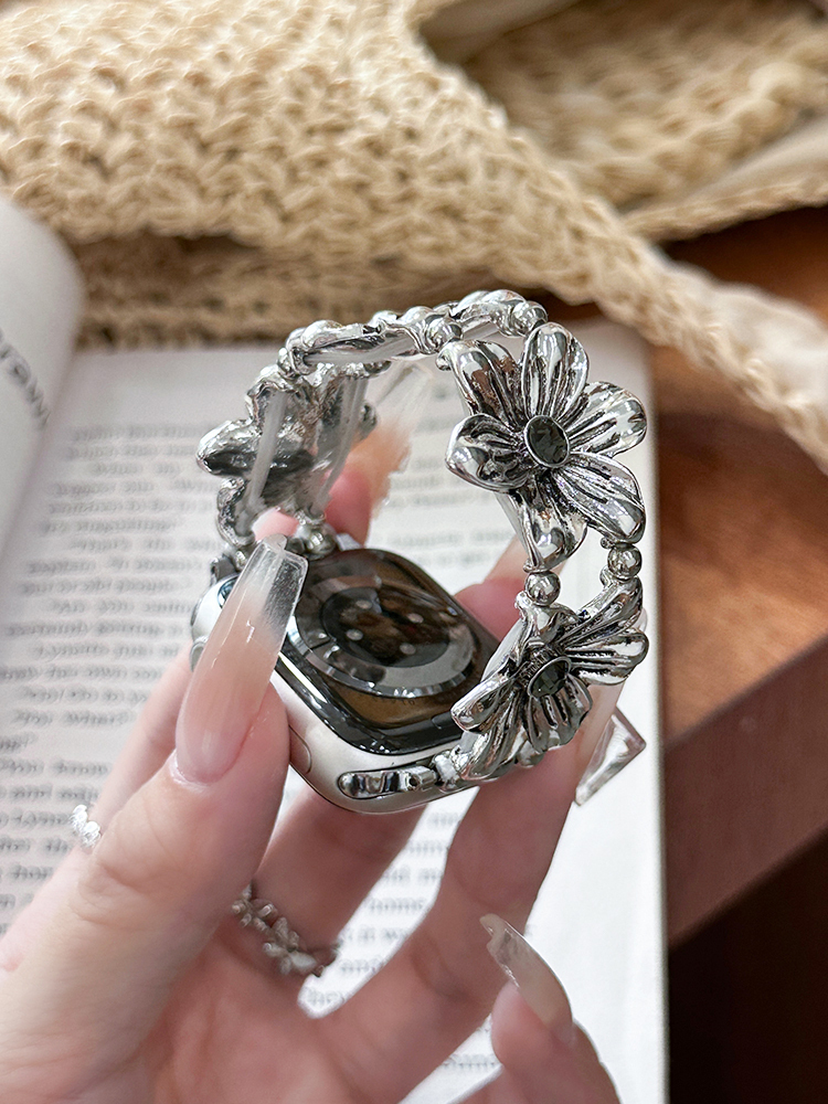 Six-leaf Flower Stitching Stainless Steel Band