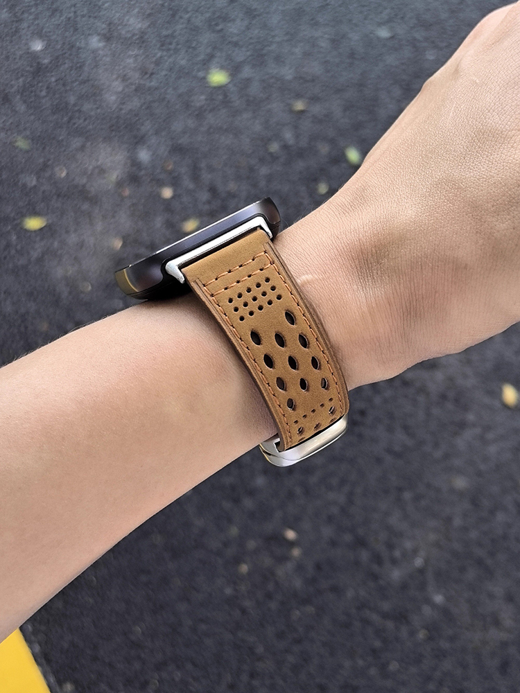 Breathable Mesh Magnetic Buckle Crazy Horse Leather Band for Apple Watch Band