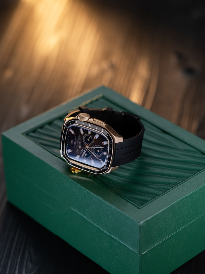 Integrated Protective Case with Scale Silicone Band