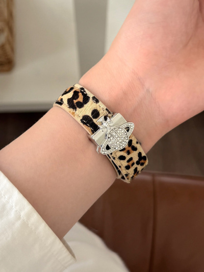 Saturn Magnetic Buckle Leopard Leather Band for Apple Watch