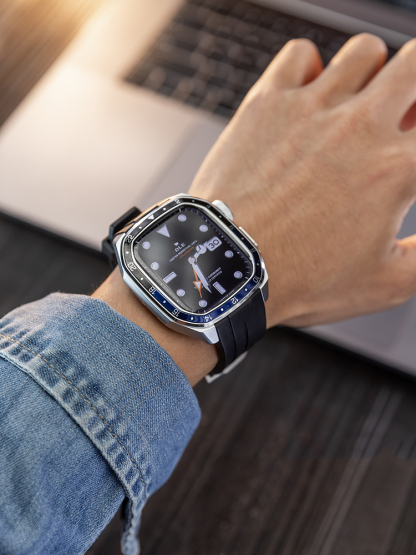 Integrated Protective Case with Scale Silicone Band