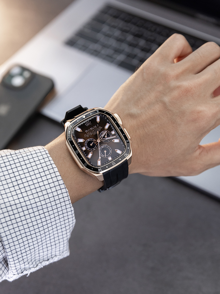 Integrated Protective Case with Scale Silicone Band