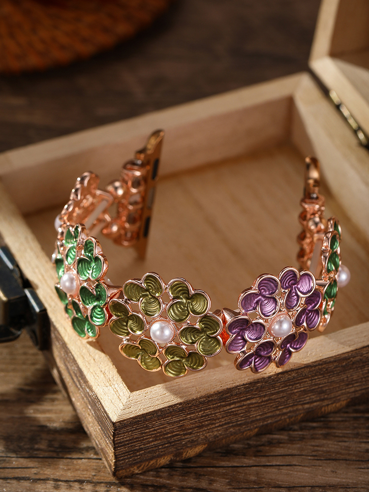 Clover Stitching with Pearls Stainless Steel Band