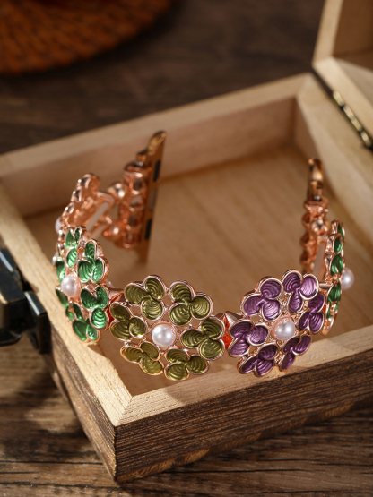 Clover Stitching with Pearls Stainless Steel Band