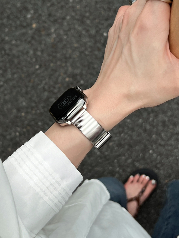 [Copy]Diamond-encrusted Kitty Stainless Steel Band