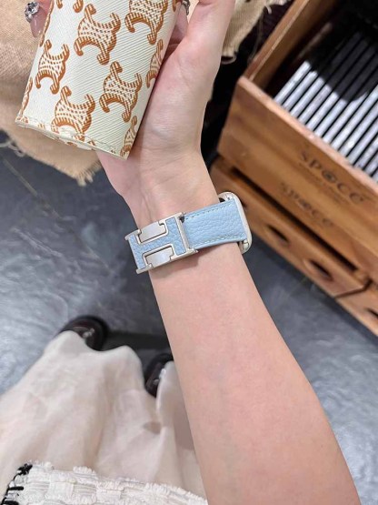 Litchi Pattern H Magnetic Buckle Leather Band