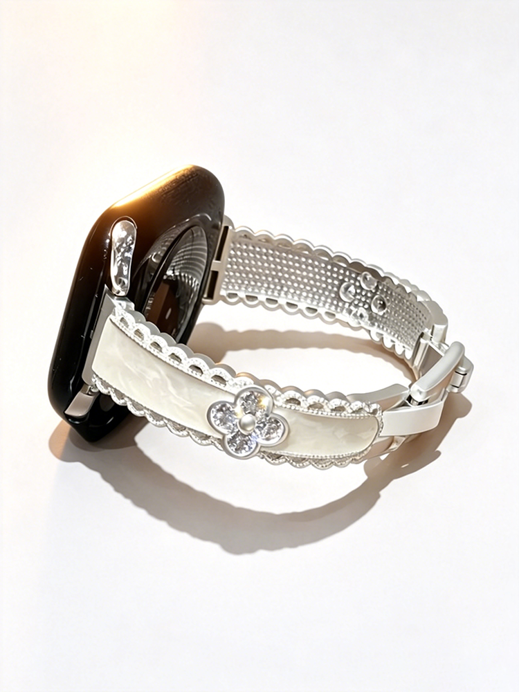 Lace-edged Four-leaf Clover Metal Band for Apple Watch