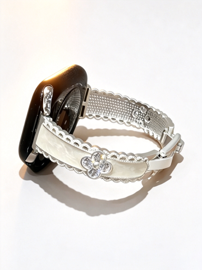 Lace-edged Four-leaf Clover Metal Band for Apple Watch