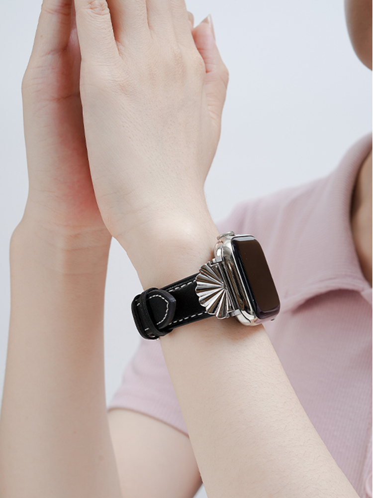 Fan Buckle Leather Band