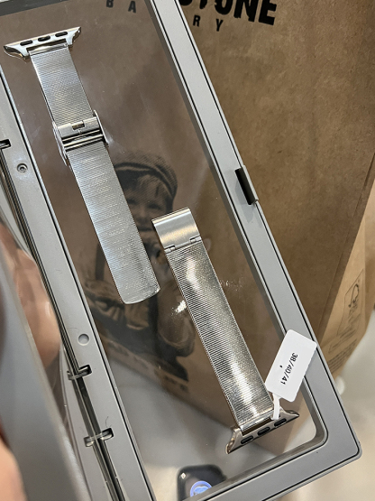 [Copy]Diamond-encrusted Kitty Stainless Steel Band