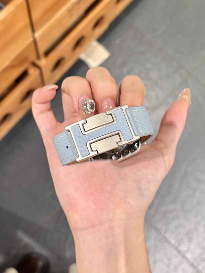 Litchi Pattern H Magnetic Buckle Leather Band