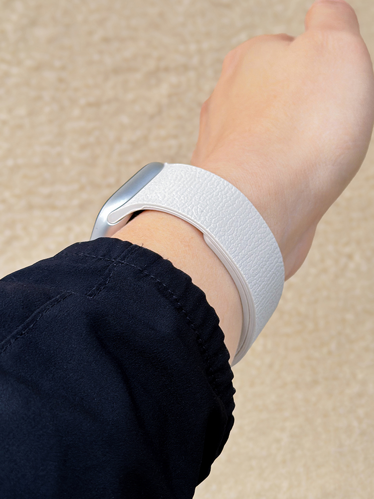 Lychee Pattern Magnetic Silicone Band