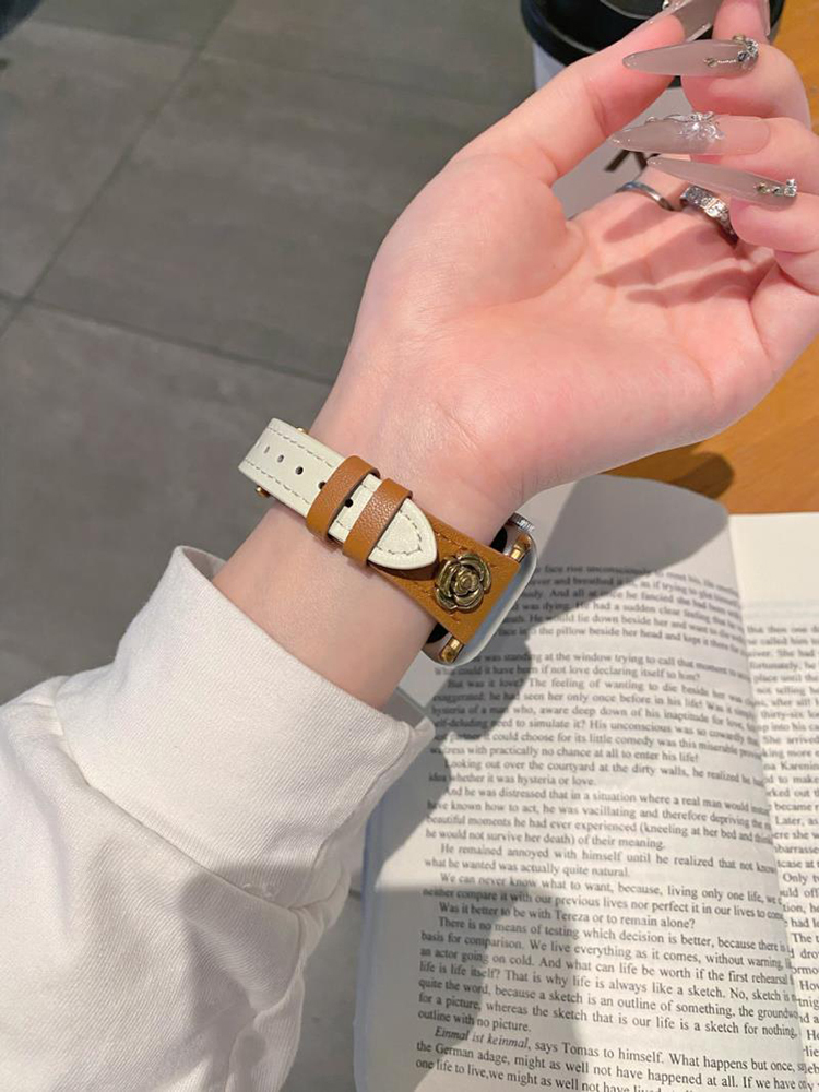 Camellia Rivet Curve Leather Band