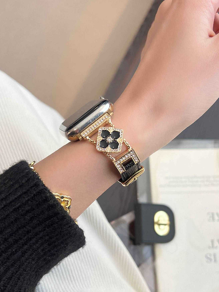 Exotic Four-Leaf Clover Buckle Leather Band
