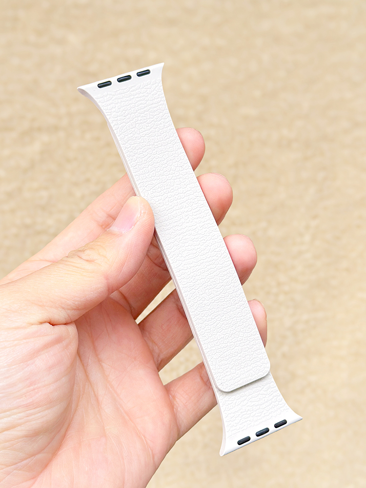 Lychee Pattern Magnetic Silicone Band