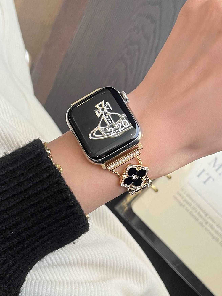 Exotic Four-Leaf Clover Buckle Leather Band