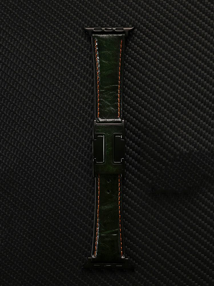 H Magnetic Buckle Vintage Cracked Leather Band