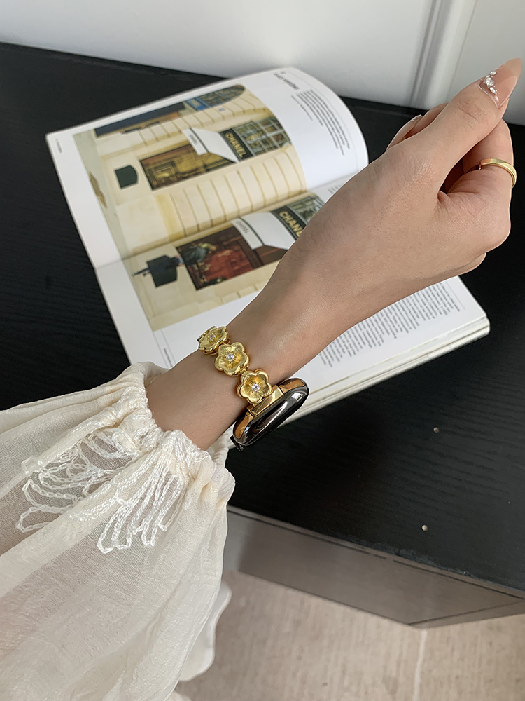 Diamond-encrusted Stamens Stainless Steel Band