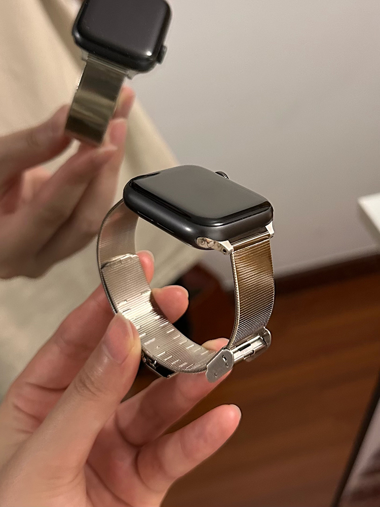 [Copy]Diamond-encrusted Kitty Stainless Steel Band