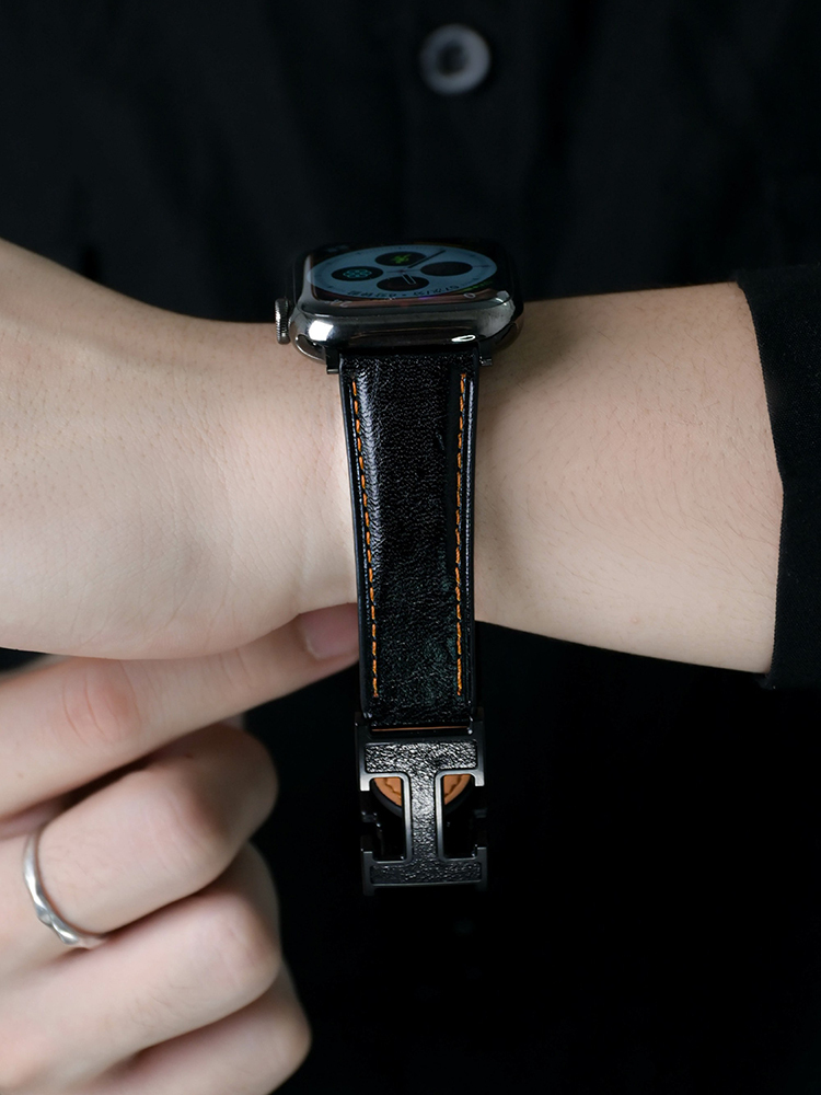 H Magnetic Buckle Vintage Cracked Leather Band