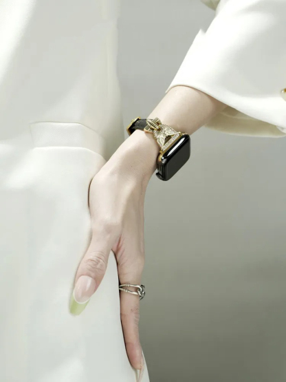 Bee Clasp with Leather Band for Apple Watch