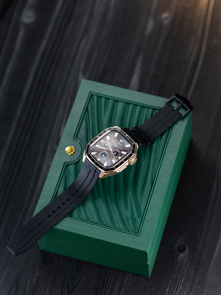 Integrated Protective Case with Scale Silicone Band