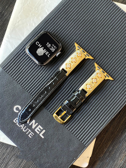 Luxury Clover Leather Band for Apple Watch