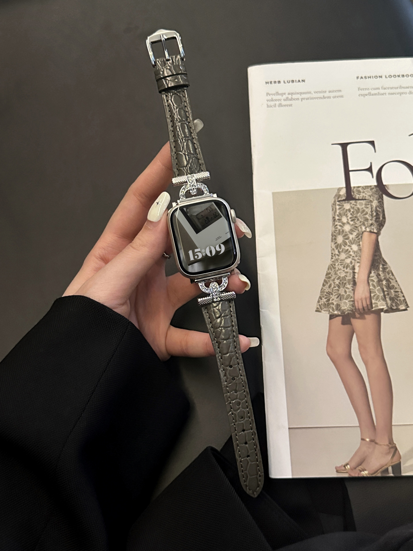 Diamond D-shaped Buckle Crocodile Pattern Leather Band